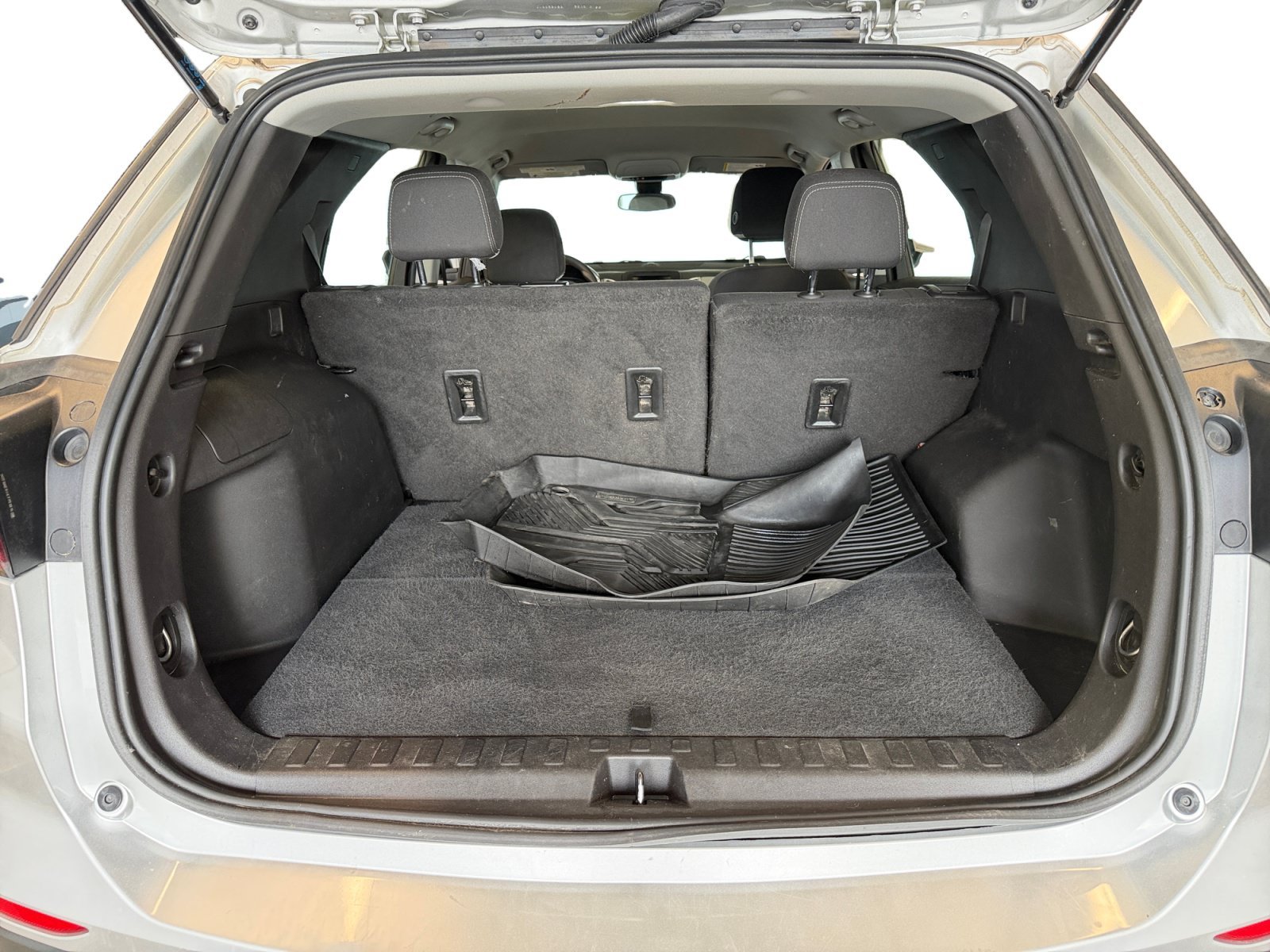 Used 2022 Silver Ice Metallic Chevrolet LS image 37