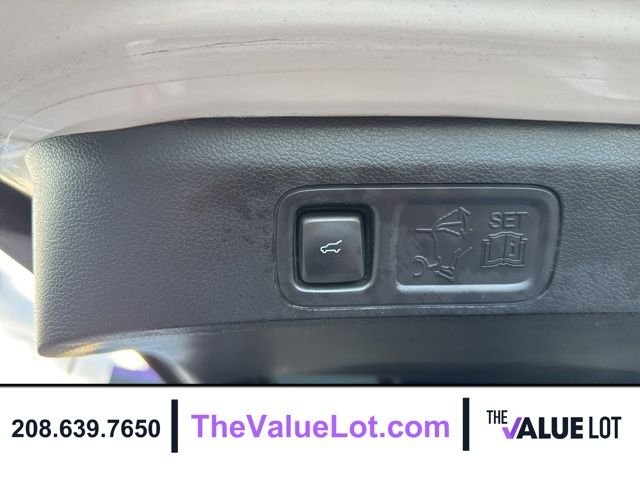 Used 2019 White Lincoln Reserve image 26
