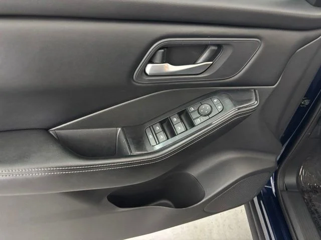 Used 2024 Blue Nissan SV image 10