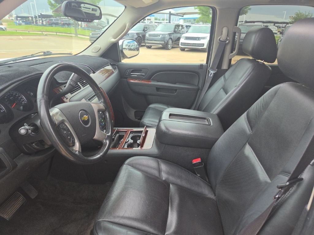 Used 2013 White Chevrolet LTZ image 18