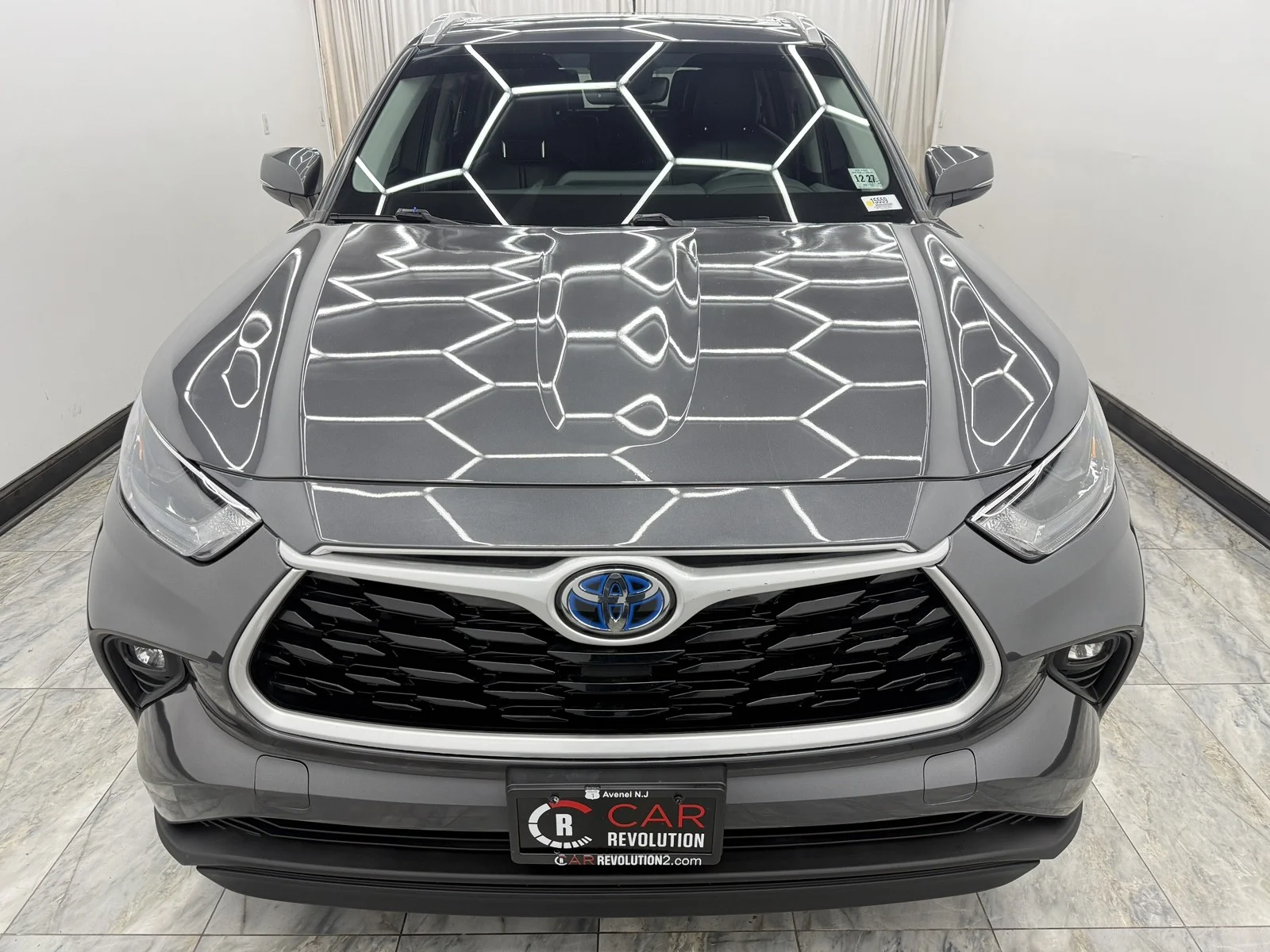 Used 2022 Magnetic Gray Metallic Toyota Hybrid XLE AWD image 2