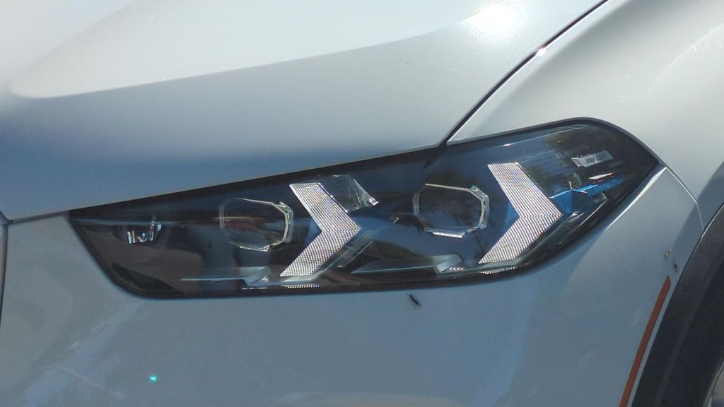 New 2026 Alpine White BMW sDrive40i image 27