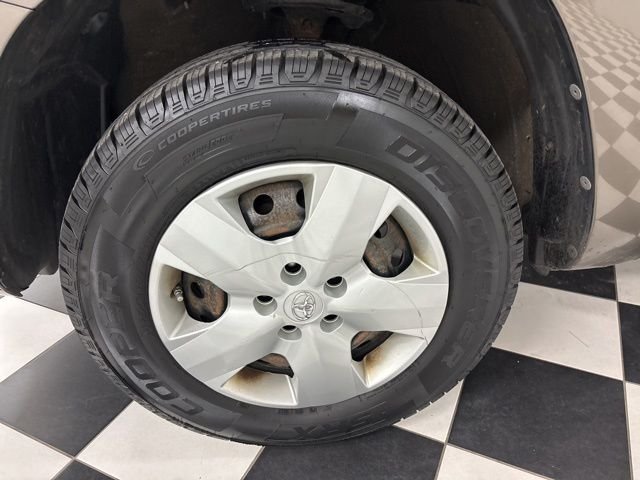 2012 Toyota RAV4 Base - Photo 6