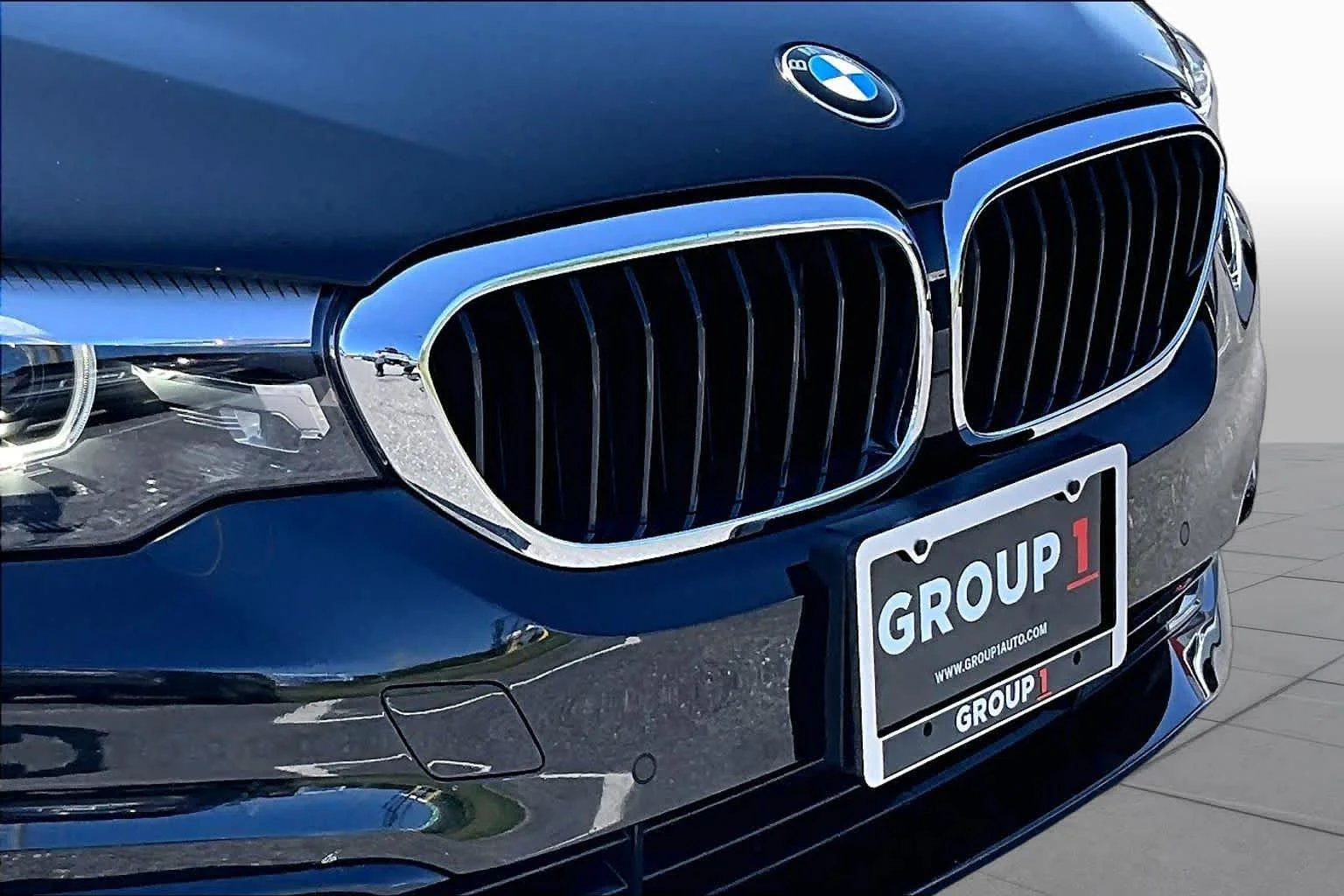 Used 2019 Black Sapphire Metallic BMW 530i xDrive image 29