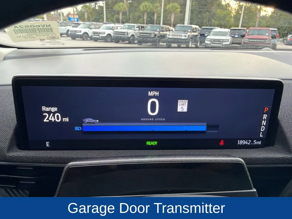 Used 2024 Vapor Blue Metallic Ford Select image 20