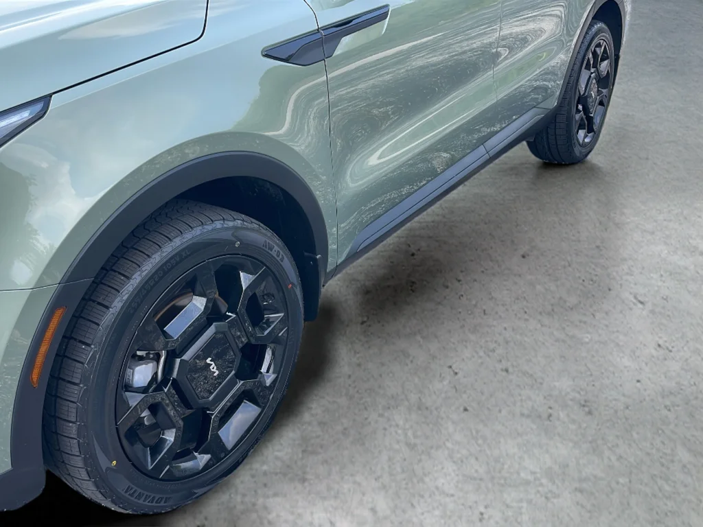 Used 2024 Green Kia X-Line EX image 43