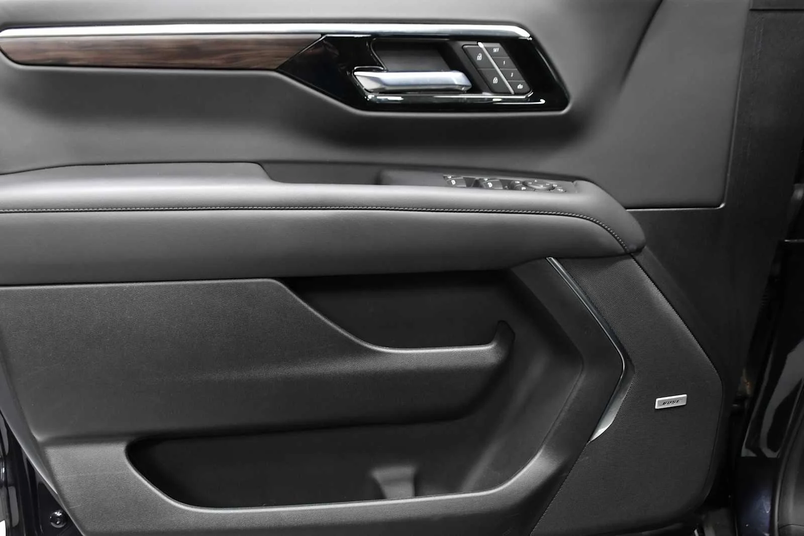 Used 2025 Dark Ash Metallic Chevrolet LT image 14