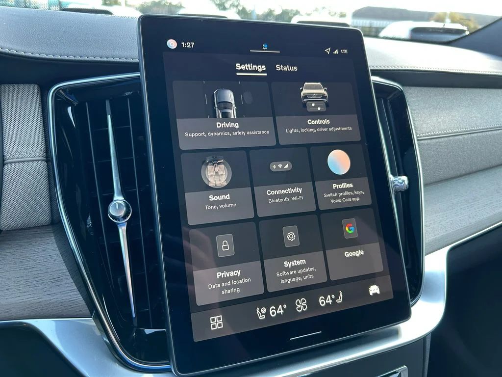 2026 Volvo XC90 Plus - Photo 32