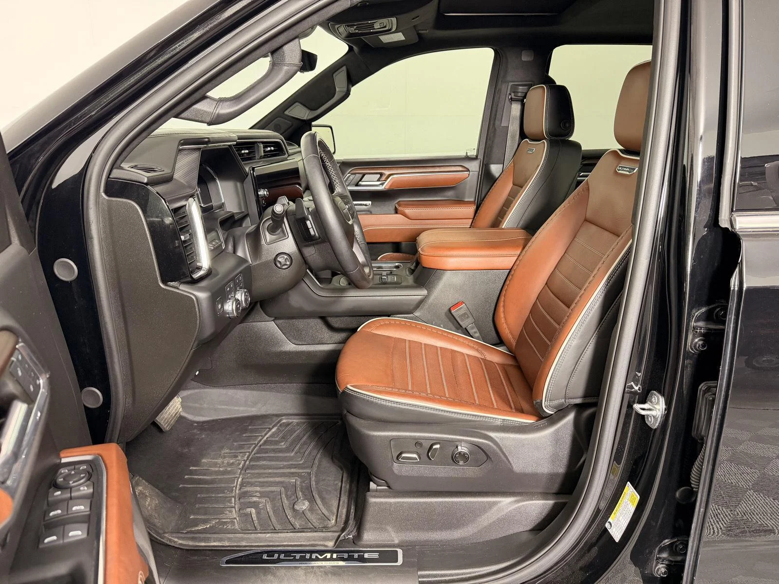 Used 2024 Onyx Black GMC Denali Ultimate image 11