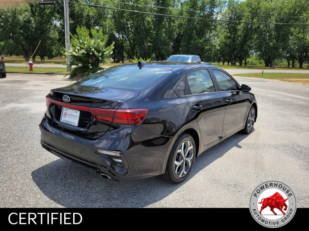 Used 2021 Black Kia LXS image 6