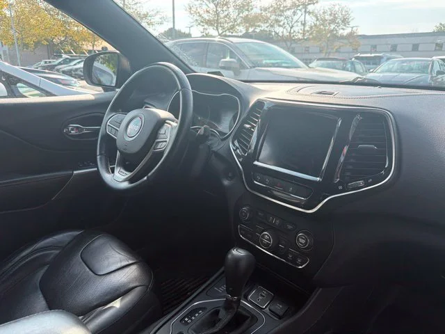 Used 2019 Diamond Black Jeep Limited image 12