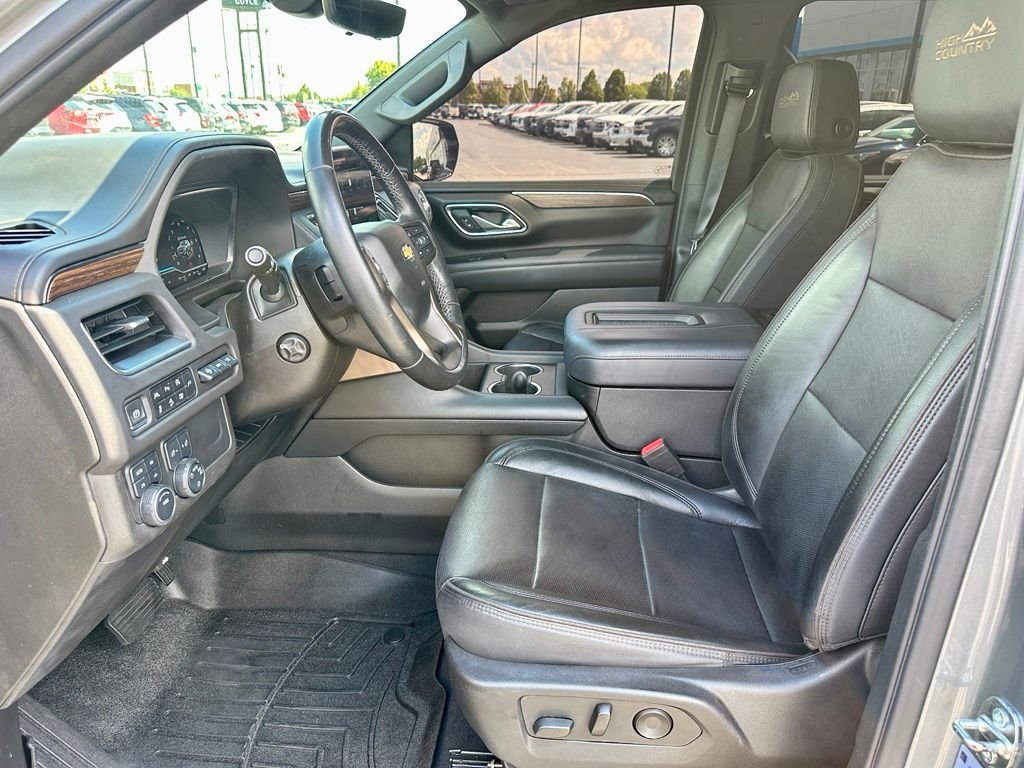 Used 2022 Gray Chevrolet High Country image 13
