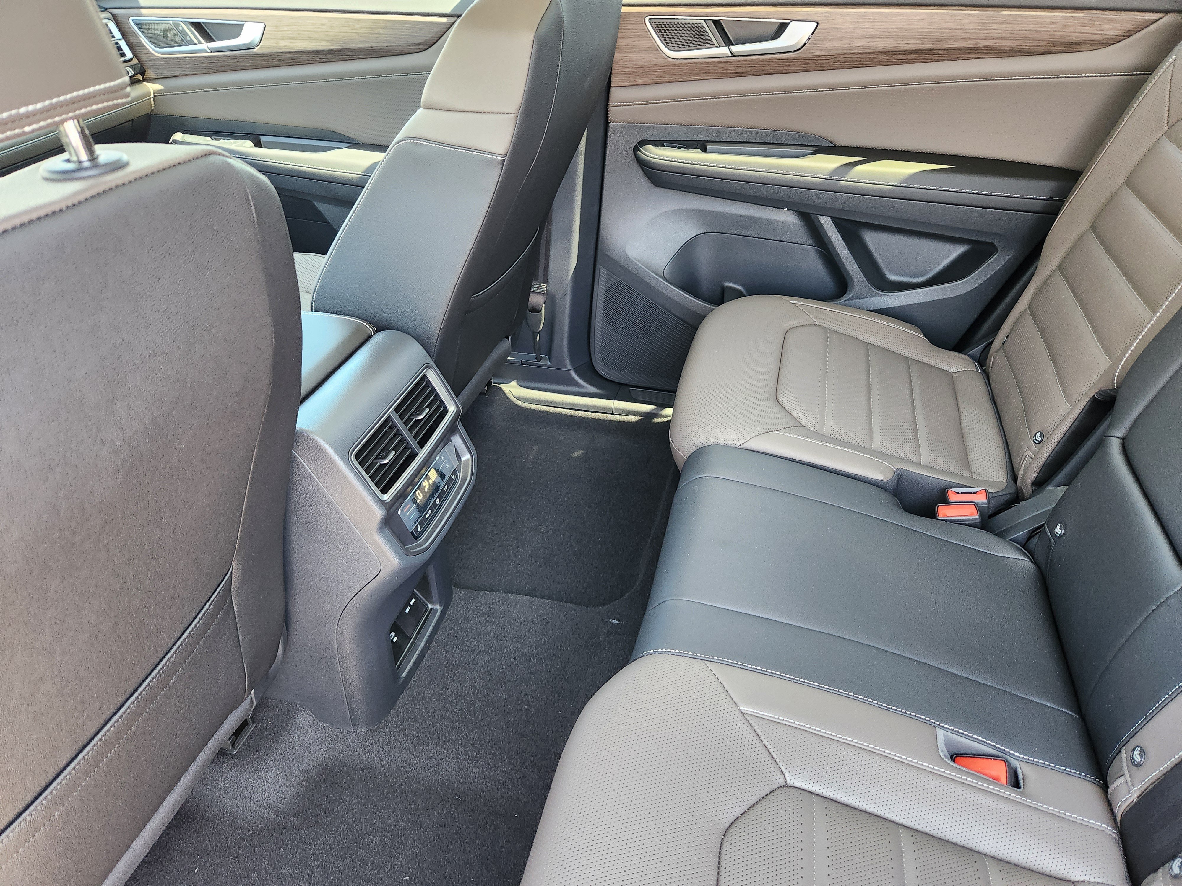 New 2026 Green Volkswagen 2.0T SEL image 16