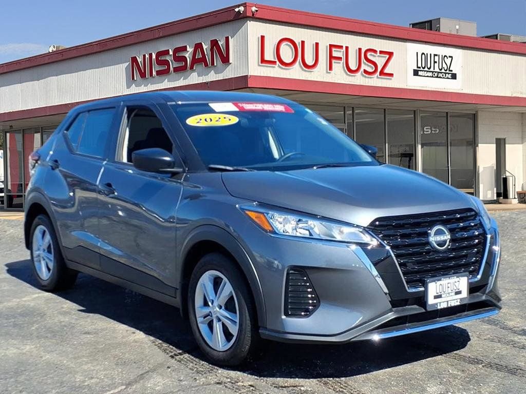 2025 Nissan KICKS PLAY Base