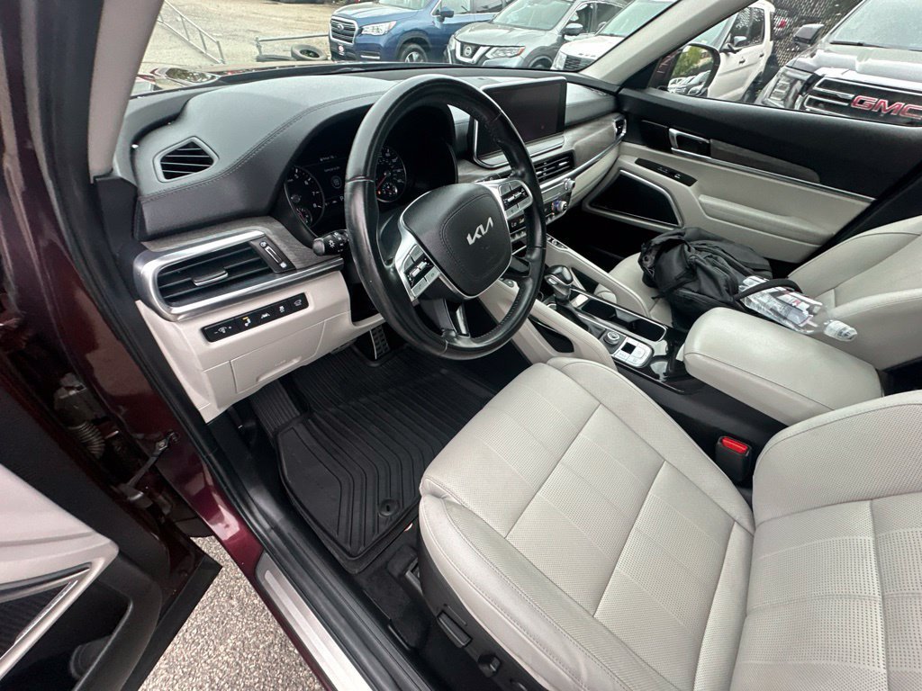Certified Used 2022 Purple Kia SX image 9