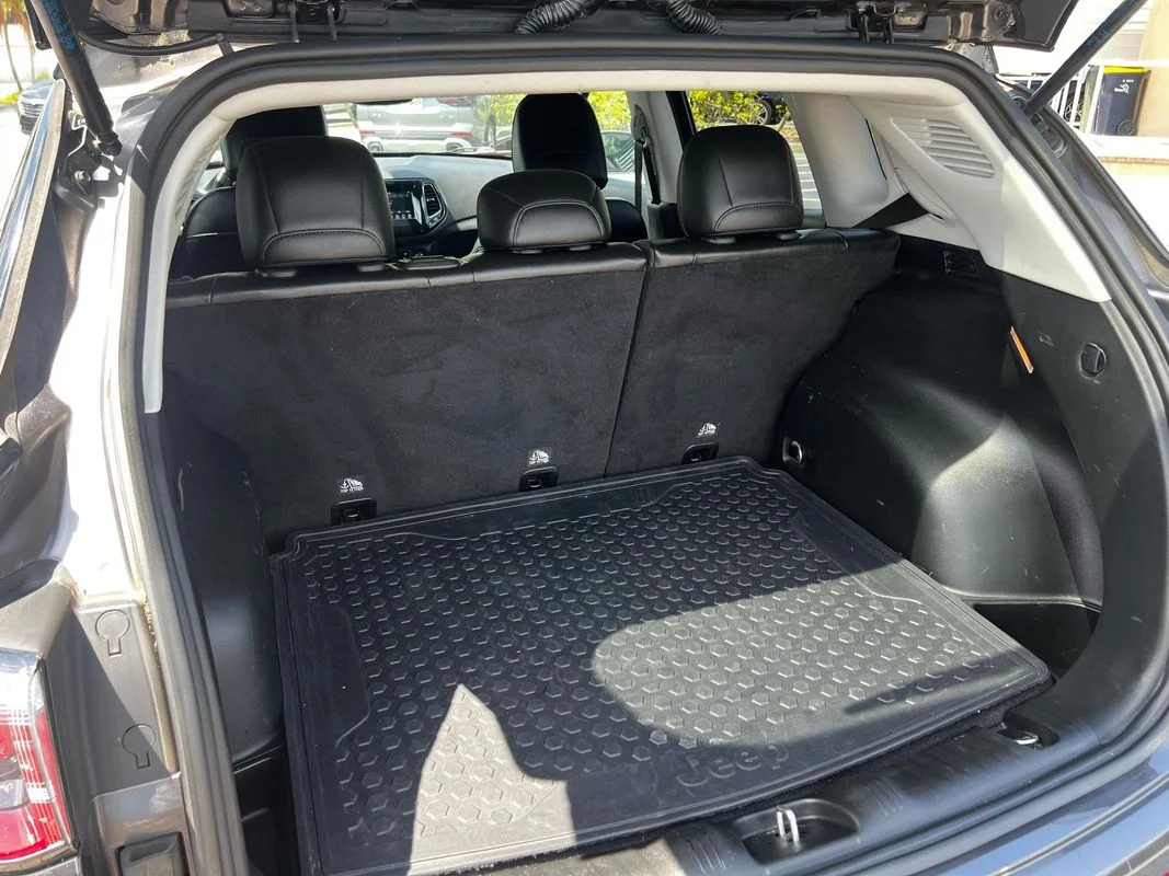 Used 2018  Jeep Altitude 4x4 image 29