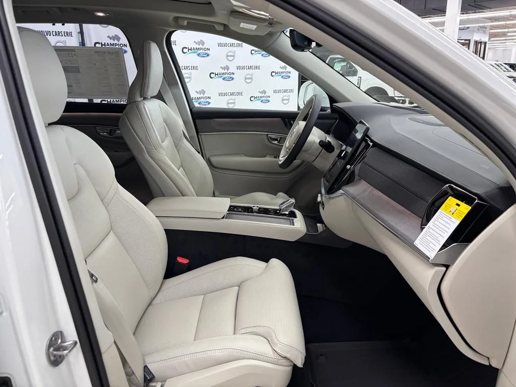 2026 Volvo XC90 Ultra - Photo 16