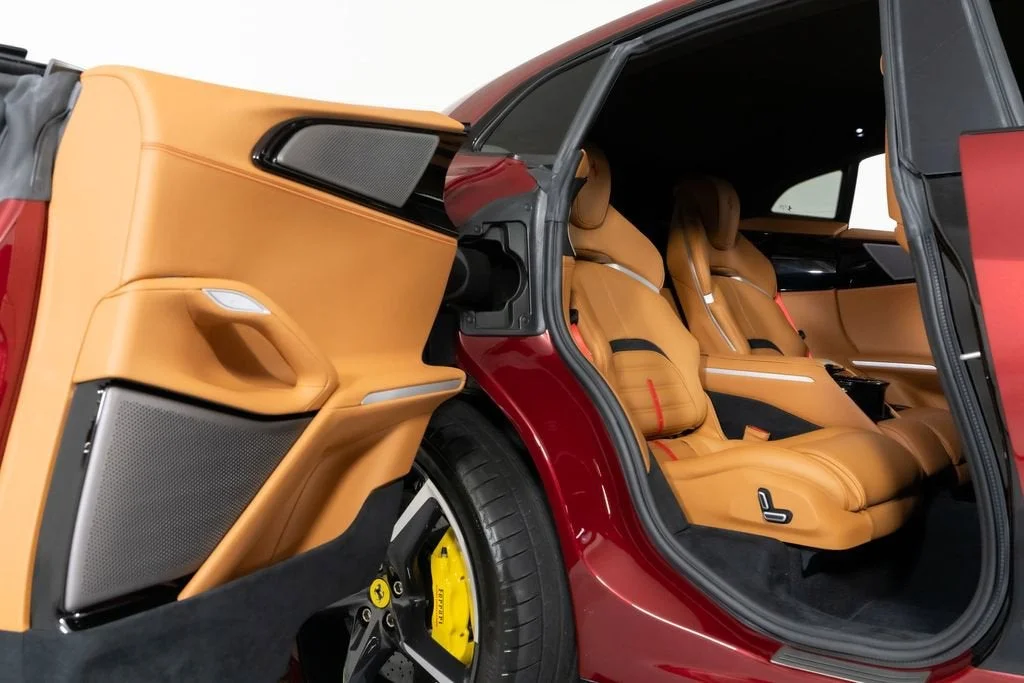 Used 2025 Rosso California Ferrari Base image 33