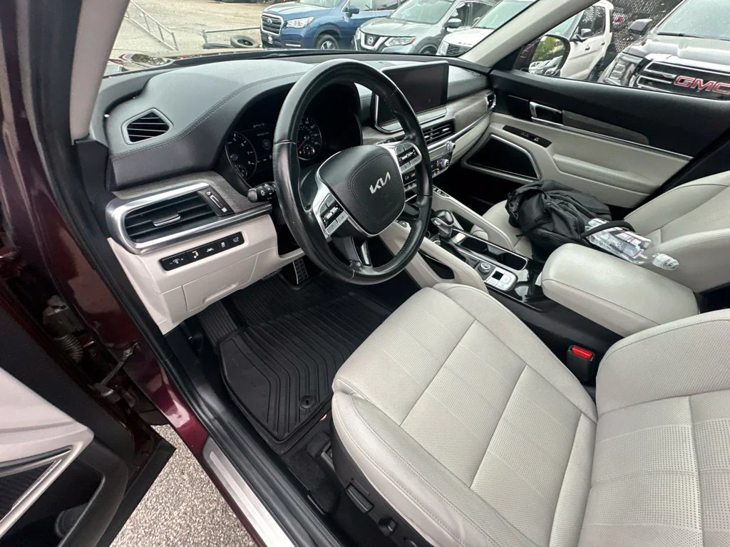 Used 2022 Purple Kia SX image 9