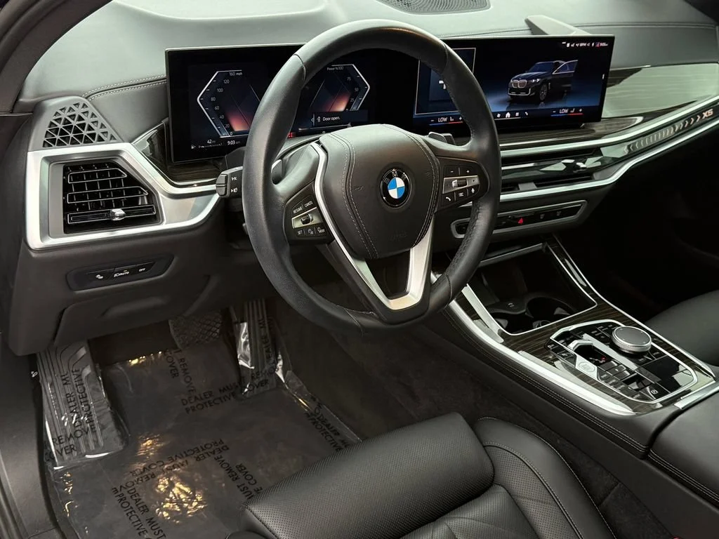 Used 2024  BMW sDrive40i image 25