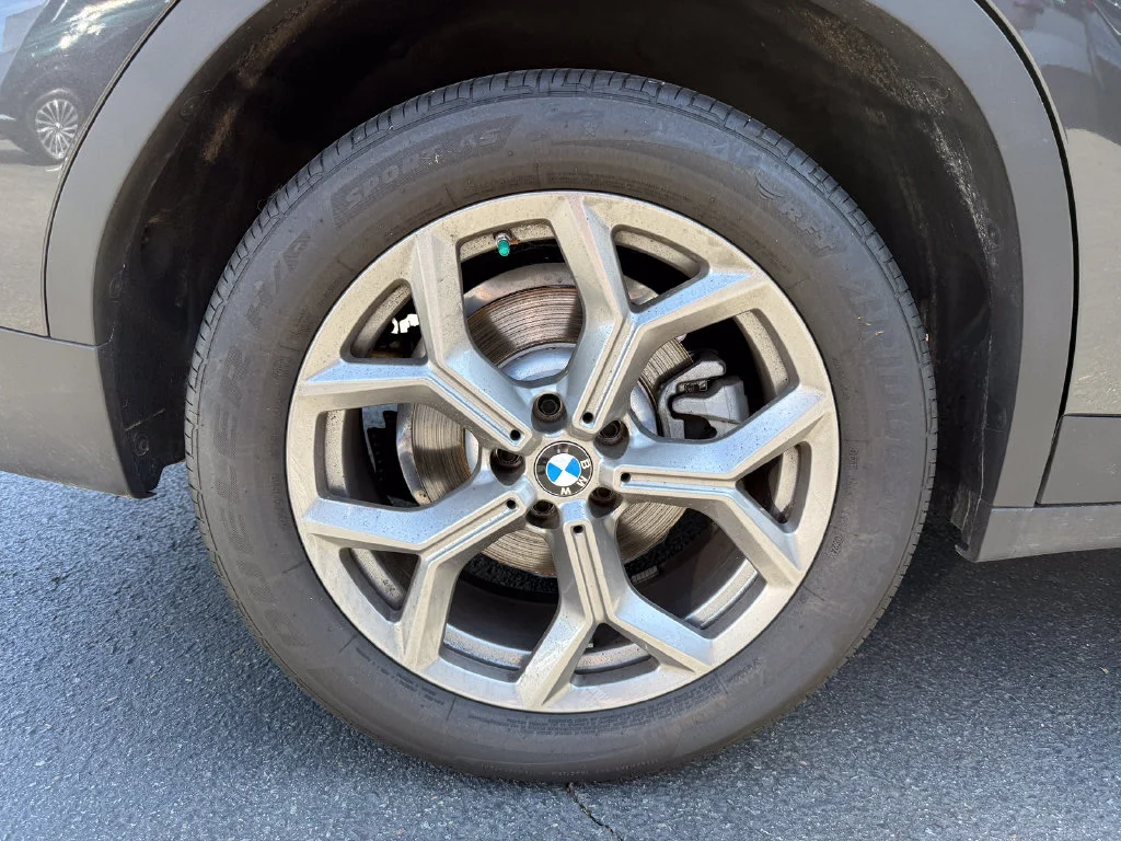 Used 2024 Gray BMW sDrive30i image 14
