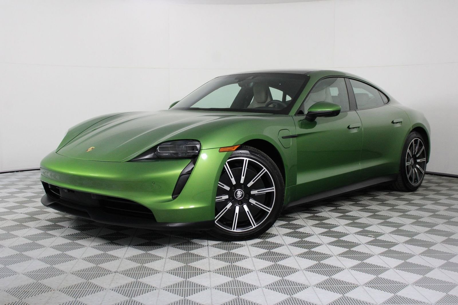 2022 Porsche Taycan Base