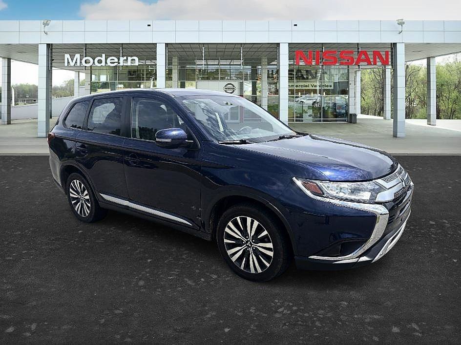 Used 2020 Cosmic Blue Metallic Mitsubishi SE image 7
