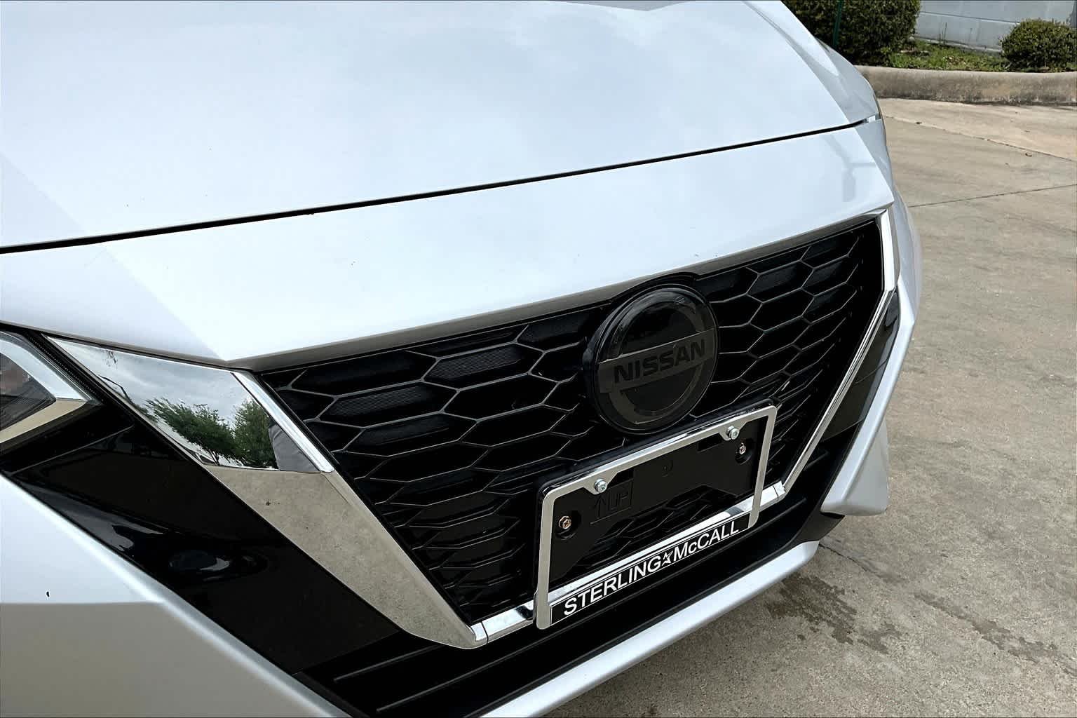 Used 2021 Brilliant Silver Metallic Nissan S image 28