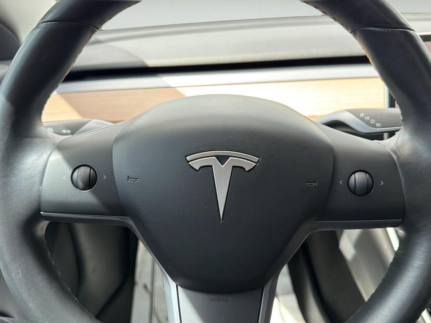 Used 2018  Tesla Long Range Battery image 34