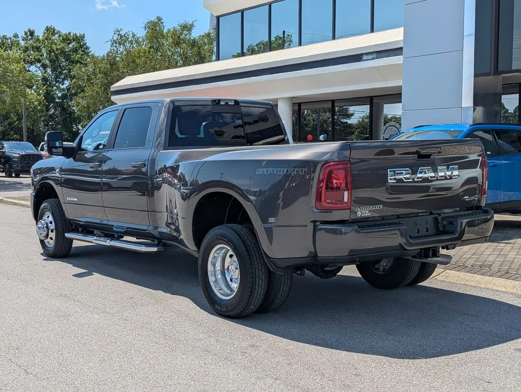 2025 RAM 3500 Laramie - Photo 7