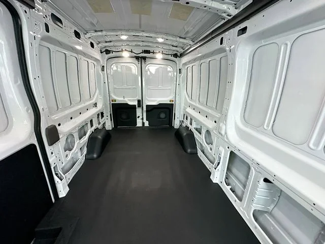 New 2026 Oxford White Ford Base image 16