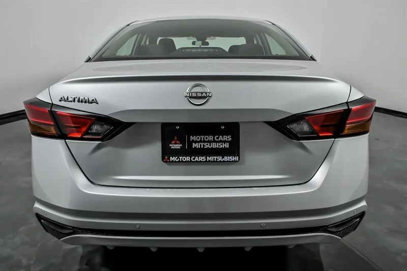 Used 2024 Brilliant Silver Metallic Nissan 2.5 S image 9