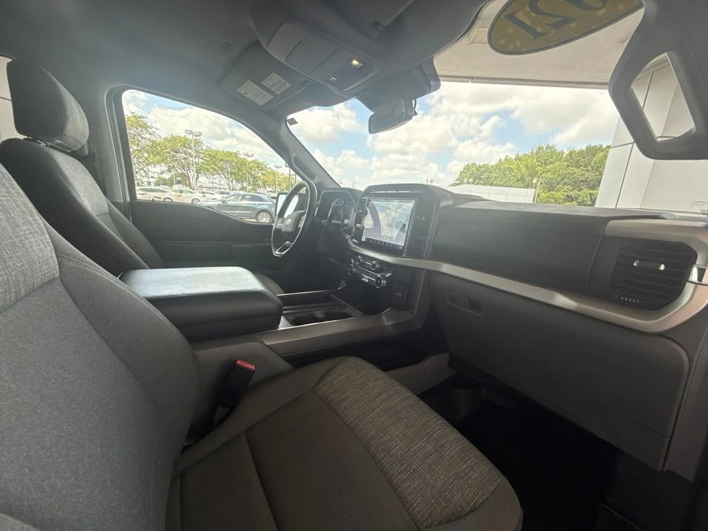 Used 2021 Oxford White Ford XLT image 34