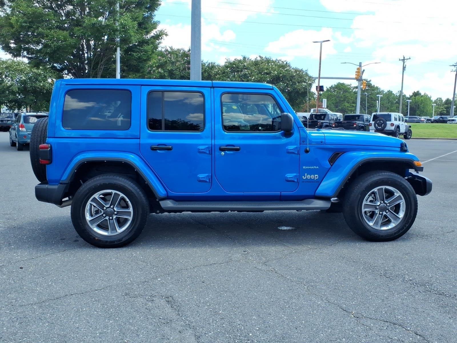 Used 2023 Hydro Blue Pearlcoat Jeep Sahara image 10