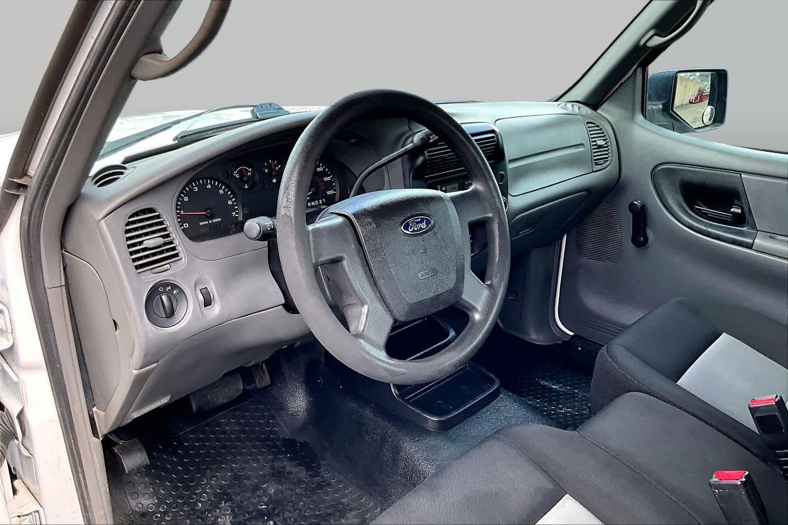 Used 2011 Oxford White Ford XL image 19