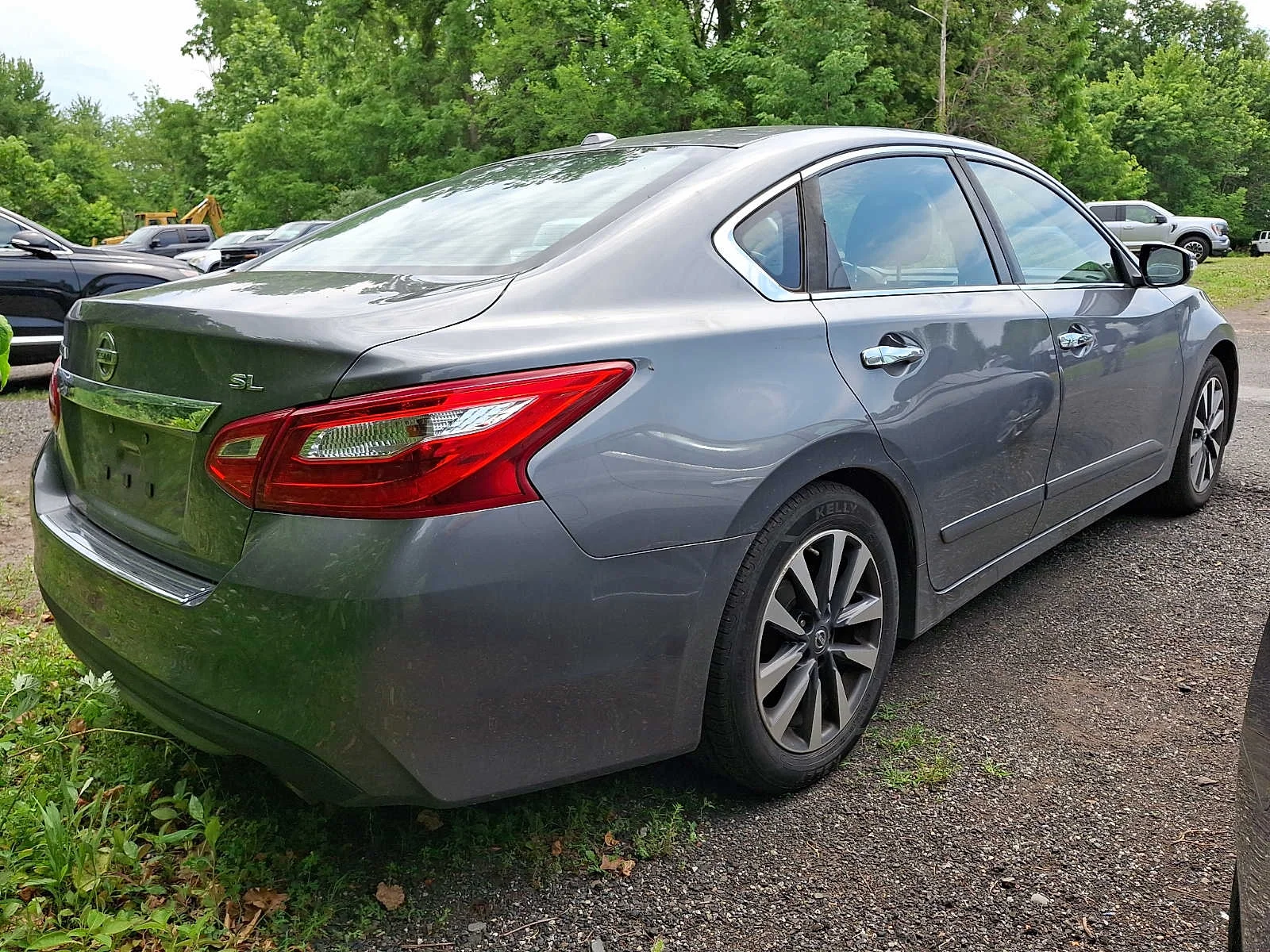 Used 2016 Gun Metallic Nissan 2.5 SL image 4