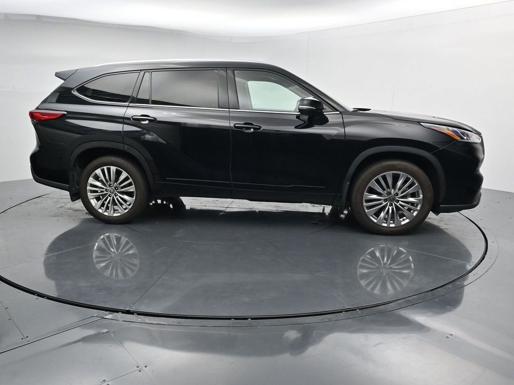 Used 2023 Black Toyota Platinum image 9
