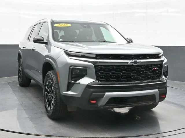 Used 2025 Gray Chevrolet Z71 image 6
