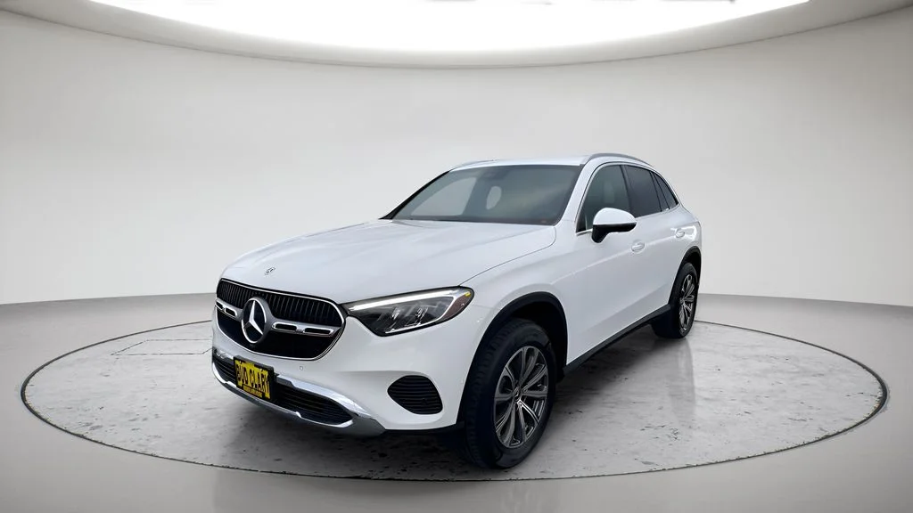 Used 2024 White Mercedes-Benz GLC 300 image 9