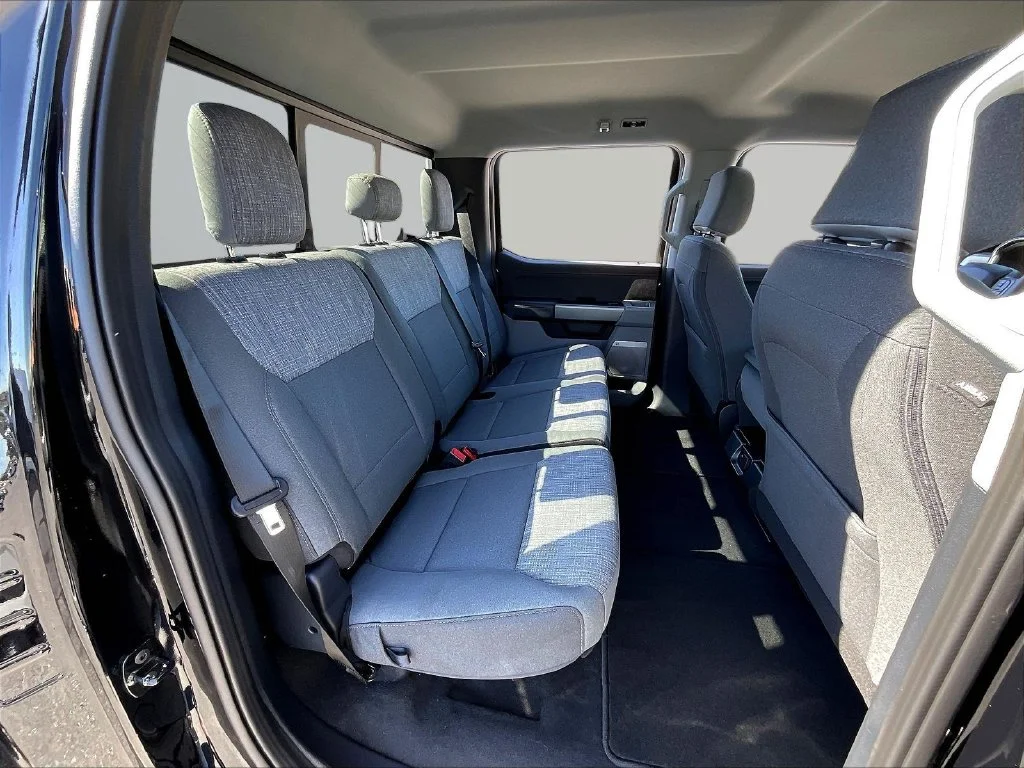 New 2027 Agate Black Metallic Ford F-350® XLT image 10