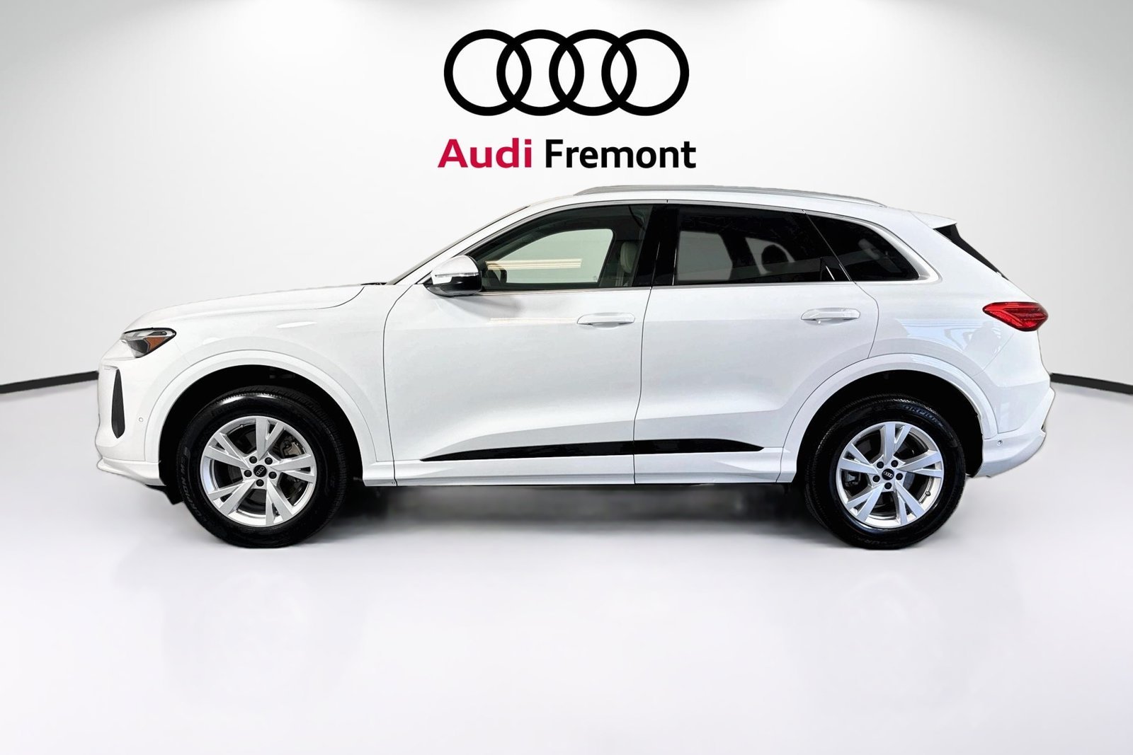 Used 2025 Arkona White Audi Premium image 1