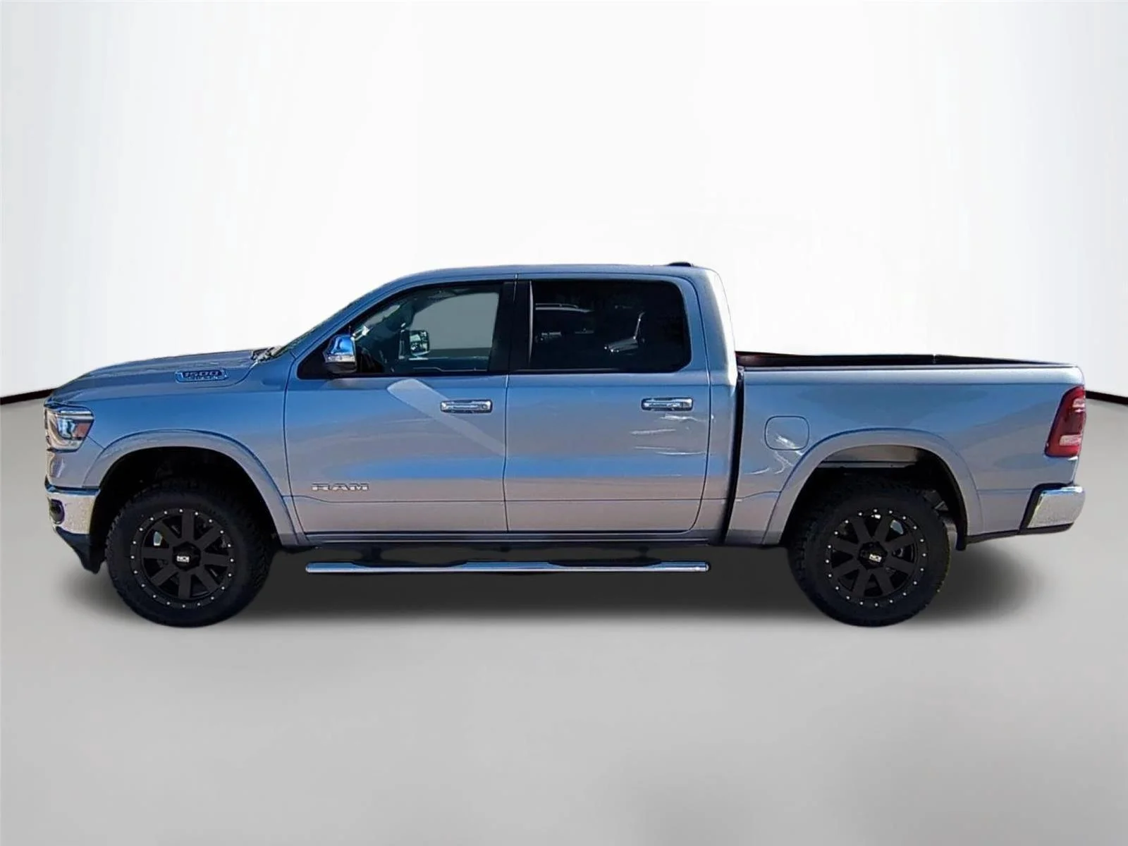 Used 2019 Billet Silver Metallic Clearcoat Ram Laramie image 2