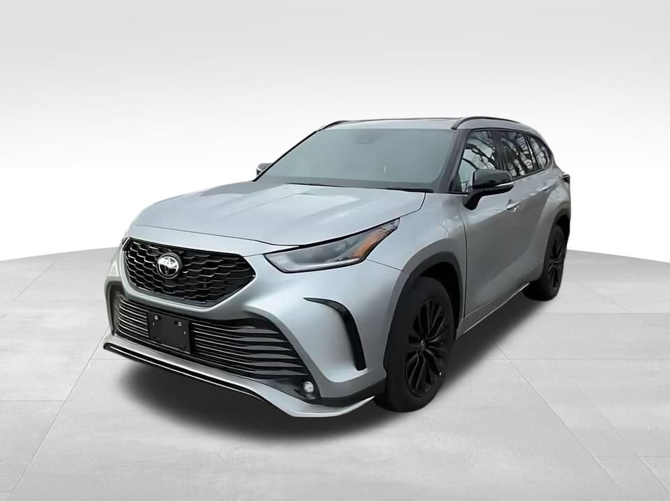 Used 2025 Celestial Silver Metallic Toyota XSE image 2