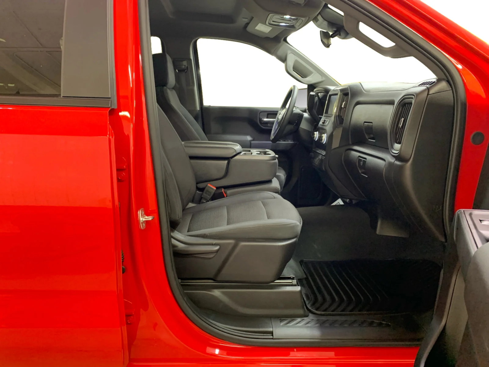 Used 2025 Cardinal Red GMC Pro image 17