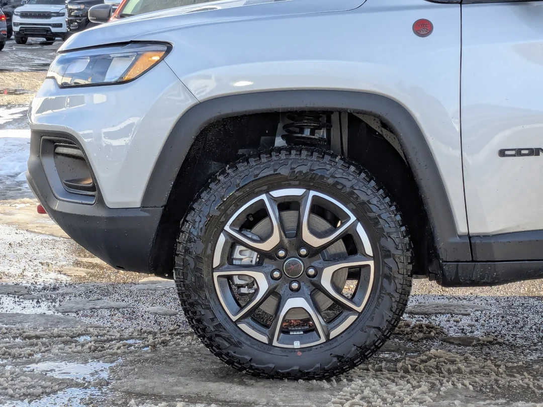 New 2026 Silver Jeep Trailhawk - - 4x4 - Sun Sound & Nav Group - Pano Roof - Alpine Speakers & More! image 9