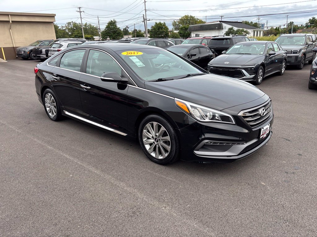 Used 2017 Black Hyundai Sport image 7