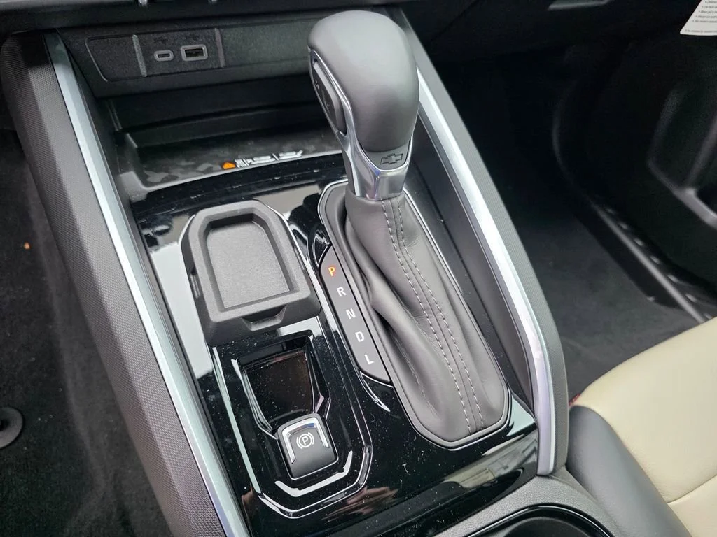 2025 Chevrolet Colorado LT - Photo 12