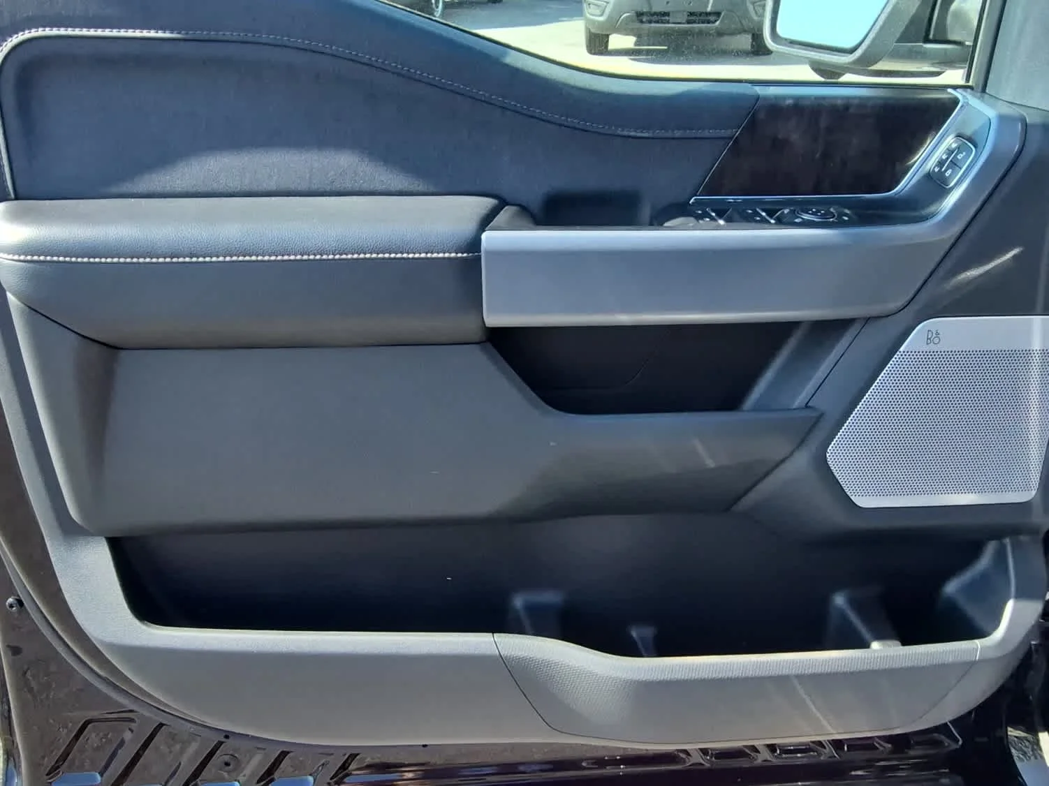 Certified Used 2021 Agate Black Ford LARIAT image 9