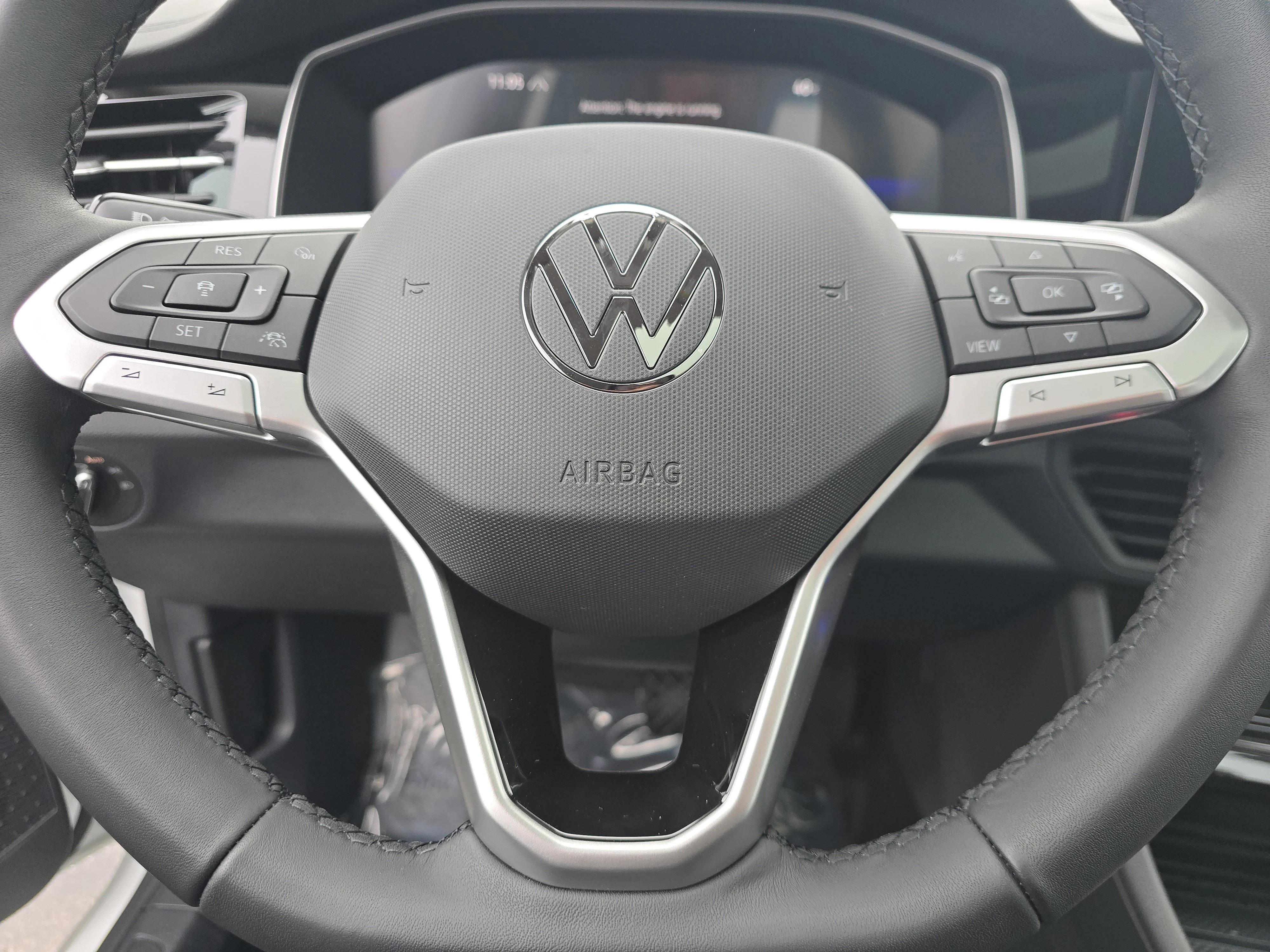 New 2026 Opal White Pearl Volkswagen SE image 20