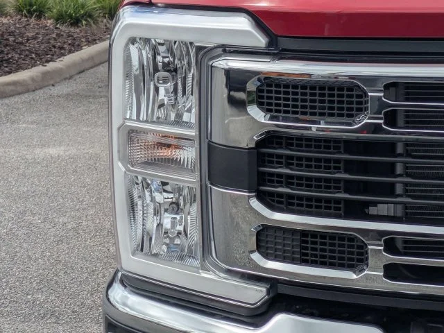 New 2027 Ruby Red Metallic Tinted Clearcoat Ford F-250® XLT image 10